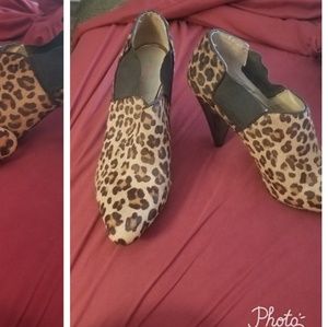 Leopard shoes
